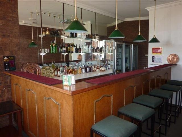 Countryman Motor Inn Дабо Екстериор снимка
