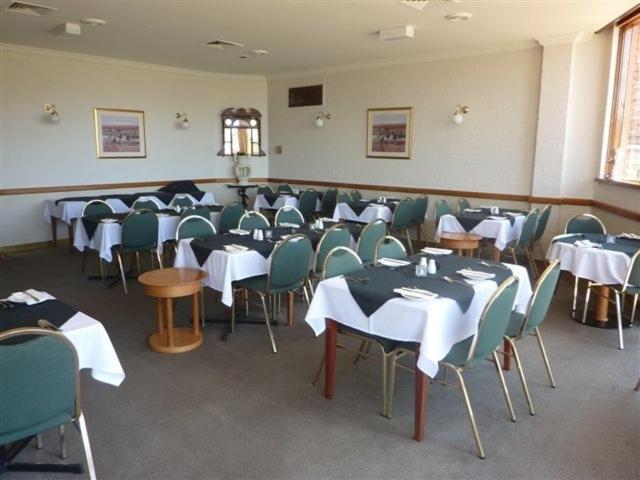 Countryman Motor Inn Дабо Екстериор снимка