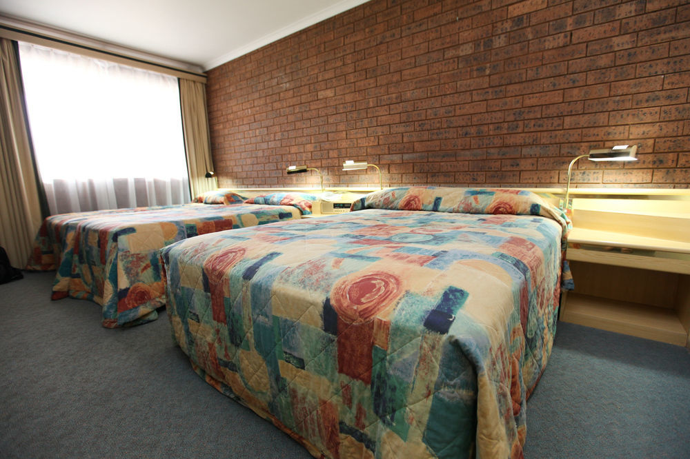 Countryman Motor Inn Дабо Екстериор снимка