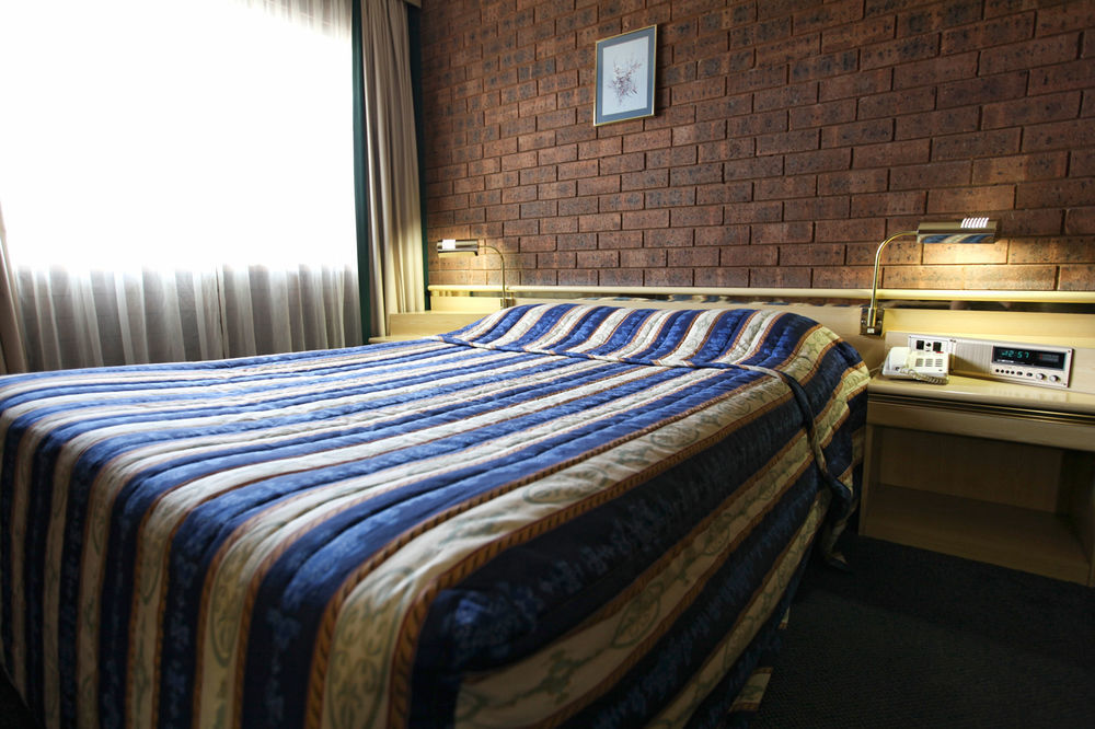Countryman Motor Inn Дабо Екстериор снимка
