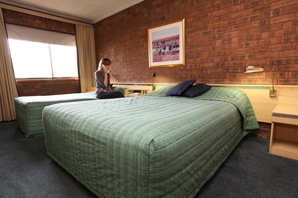 Countryman Motor Inn Дабо Екстериор снимка
