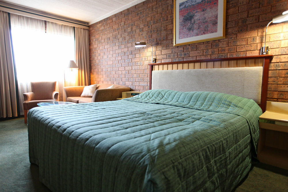 Countryman Motor Inn Дабо Екстериор снимка